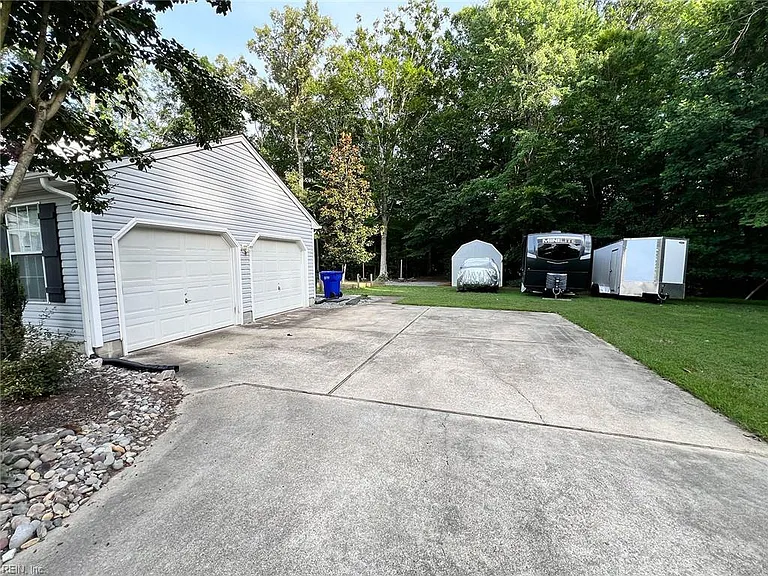 120 Misty Ridge Ln — Photo 3