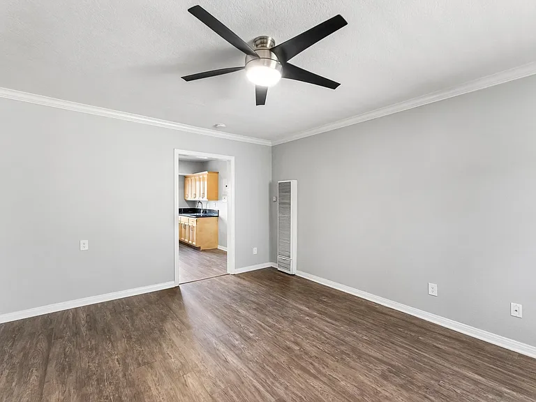California Palms Apartments — Photo 19