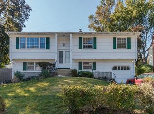 19 Eileen Way, Edison, NJ 08837
