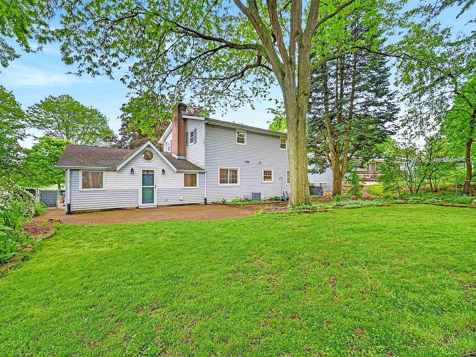 1st image of 1710 Wicklow Way