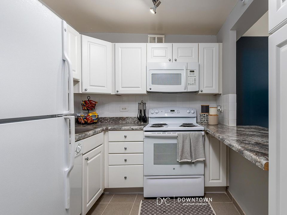 1st image of 235 E Ontario St #1206