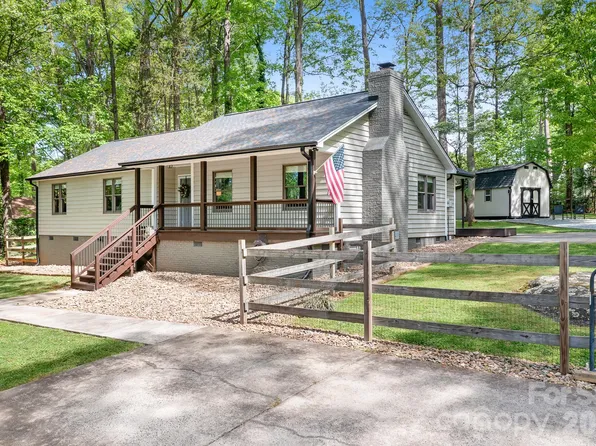 204 Nottingham Dr, Huntersville, NC 28078