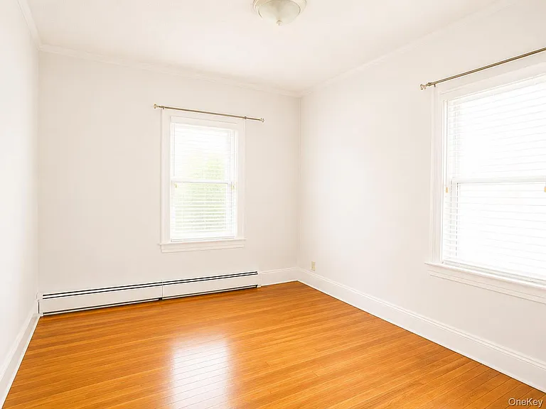 15 W Walnut St — Photo 11