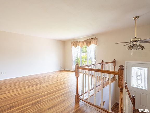 3rd image of 2213 W Kensington Dr