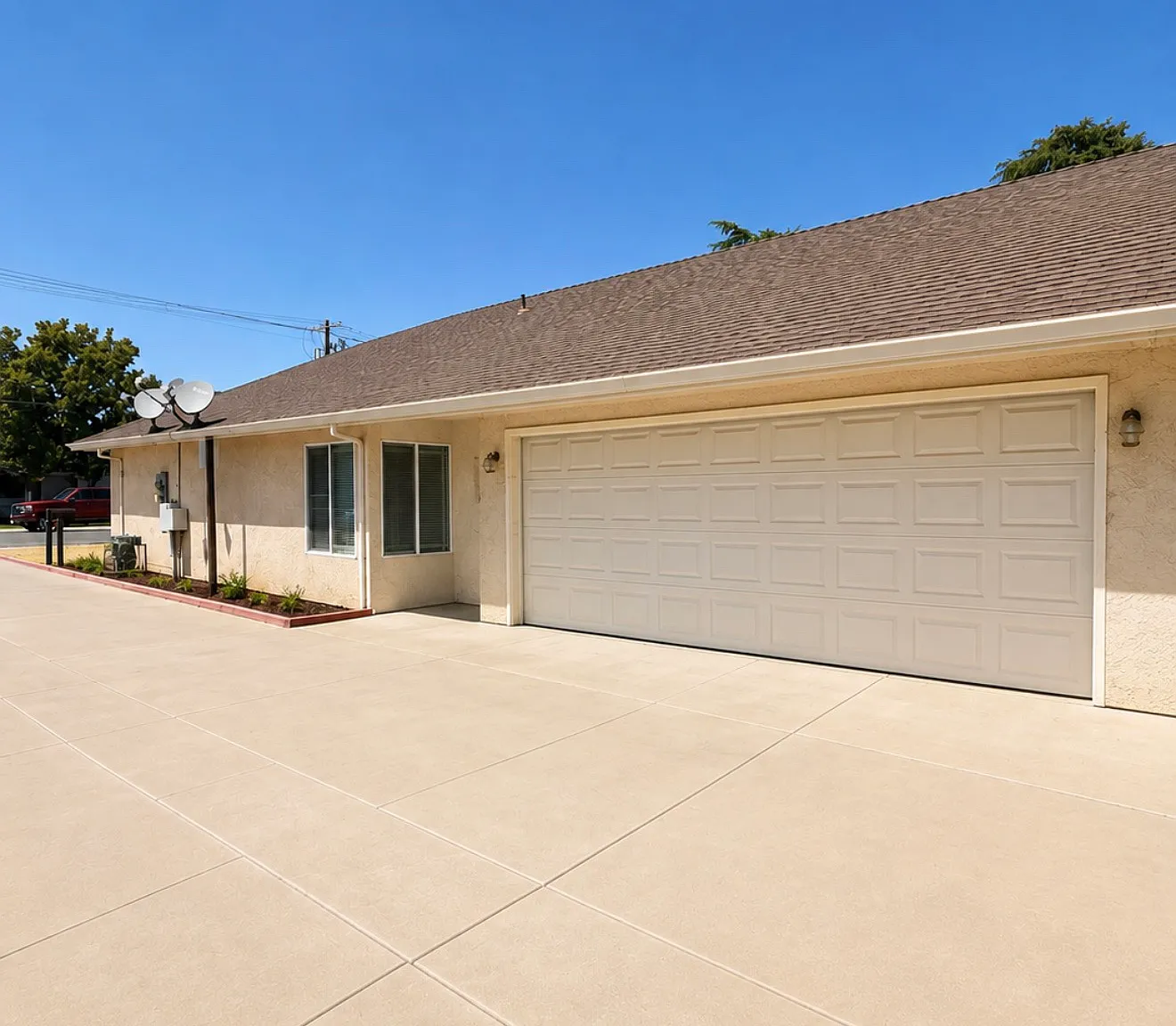 3 bed, $2,500 — Photo 2