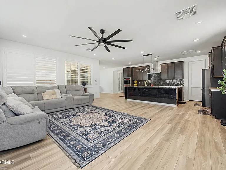5909 S Granite St — Photo 3