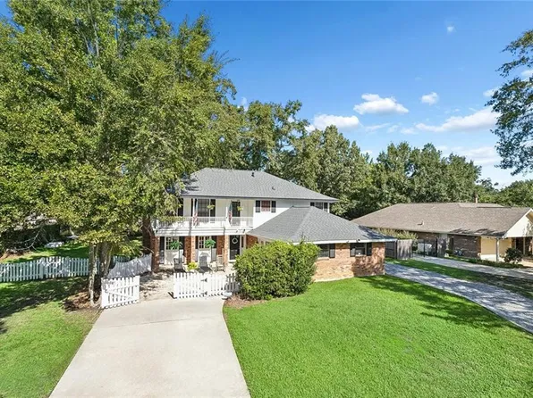 526 Barbara Pl, Mandeville, LA 70448