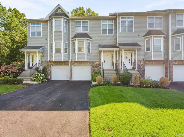 3 Doe Trl, Wappingers Falls, NY 12590