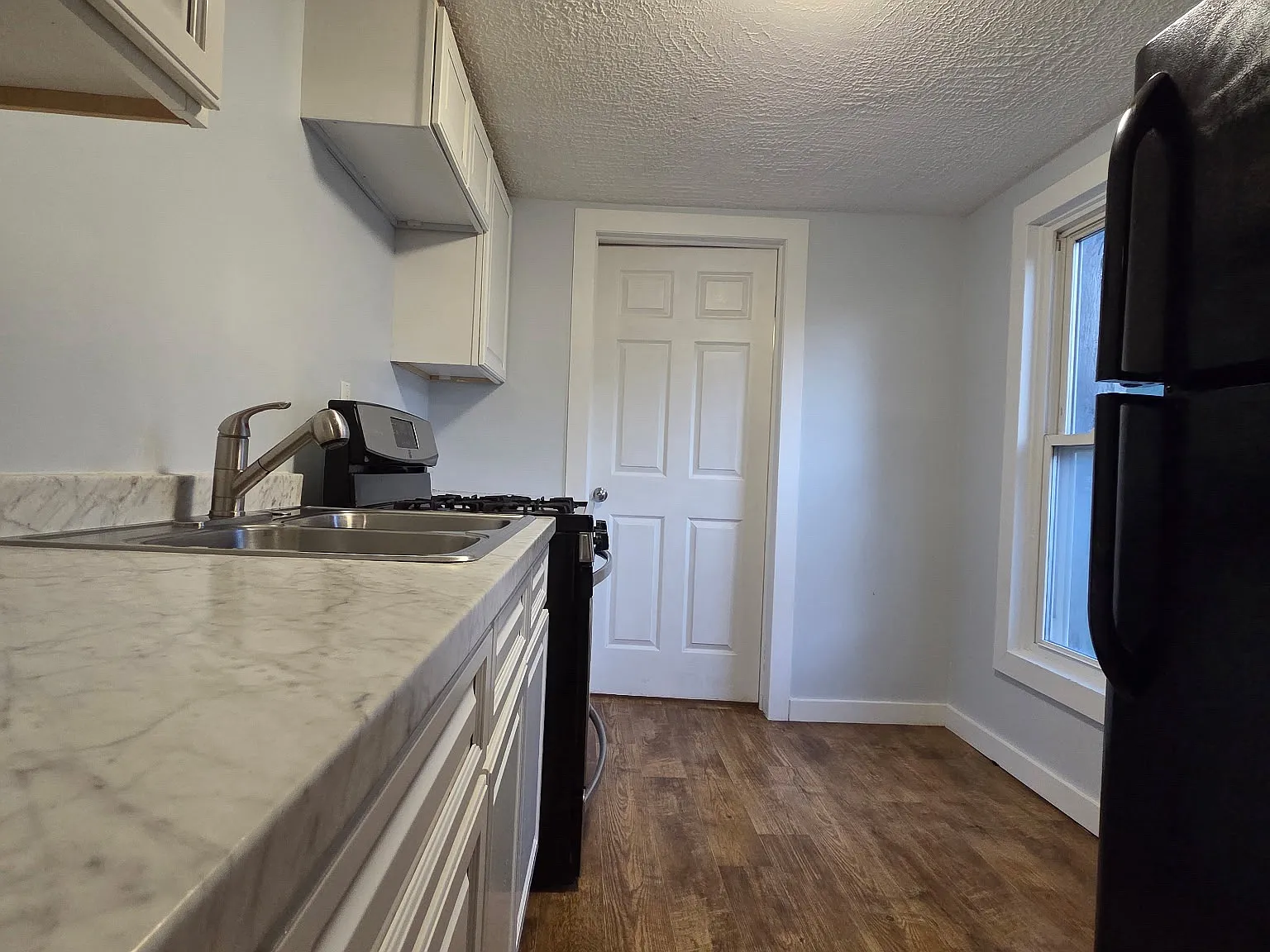 1 bed, $950 — Photo 3