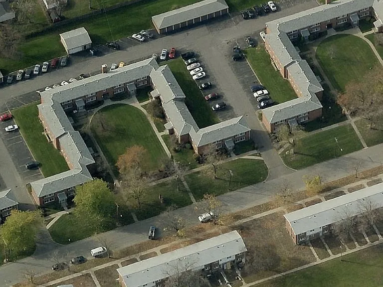 Riverview Manor Apartments — Photo 4