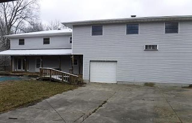 2nd image of 154 W Noble St
