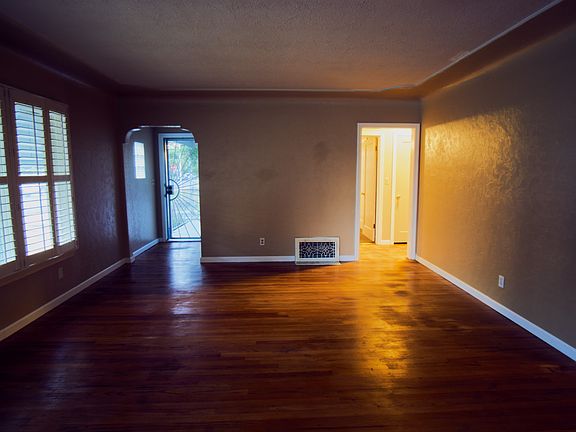 3rd image of 3023 E Cornell Ave