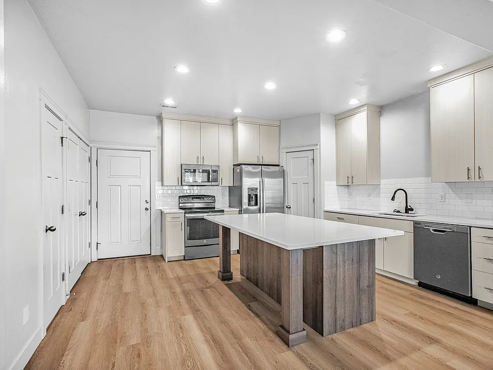 Cove at Pleasant View Town Homes