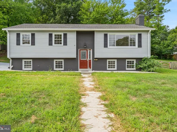 6212 Thornwood Dr, Alexandria, VA 22310
