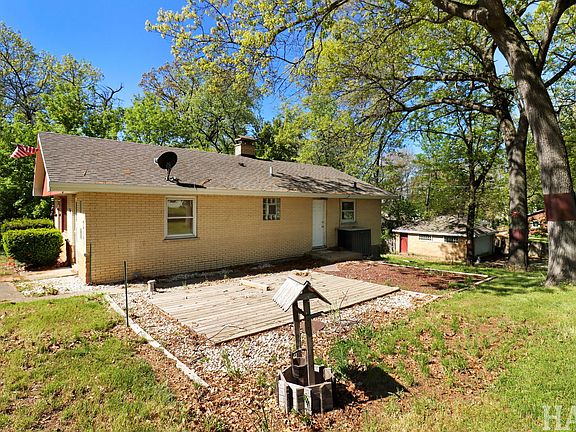 3rd image of 26 Woodland Ave