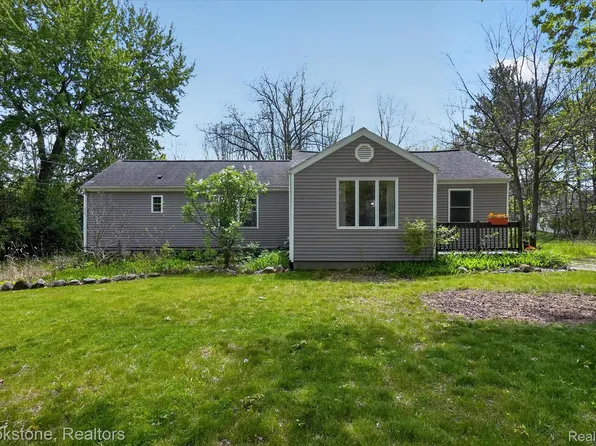 1331 Wolf Ct, East Lansing, MI 48823