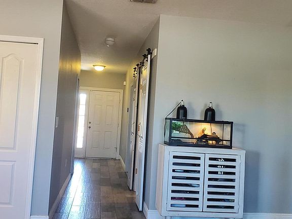 5th image of 433 SW Leona Drive