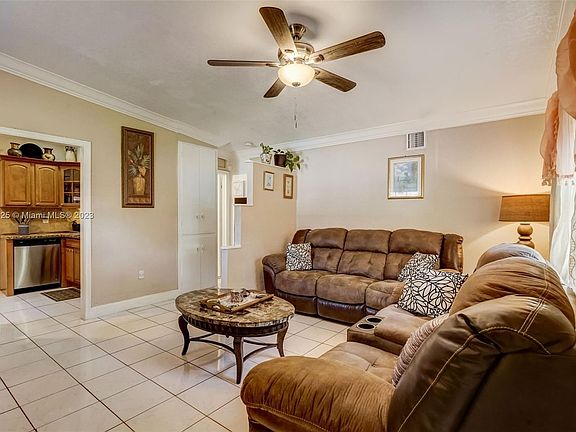 4th image of 415 NW 136th St