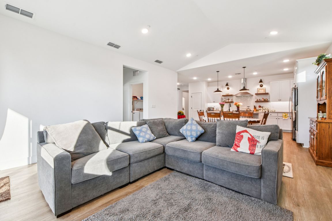 next background image