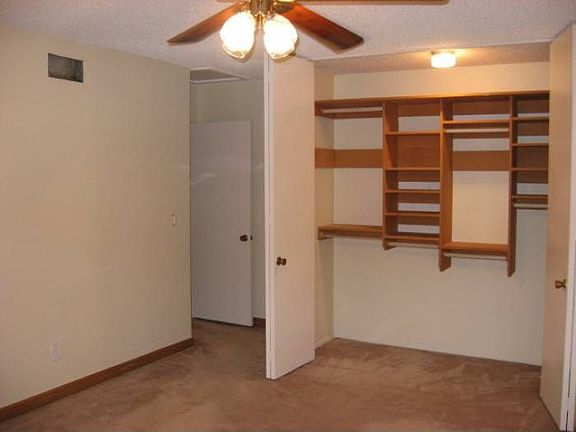 5th image of 566 Oakdale Ln Unit B
