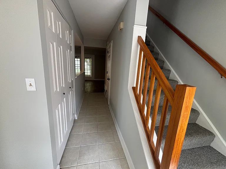 1414 Cambridge Ct — Photo 6