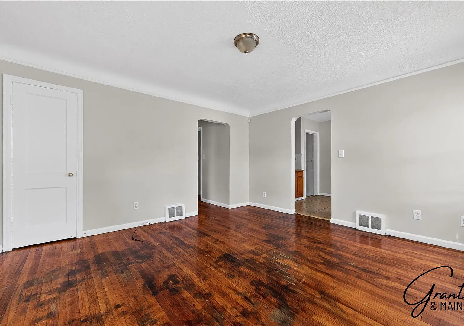 $1200 2 bedroom ranch — Photo 3