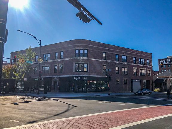 2nd image of 1139 W Leland Ave #201
