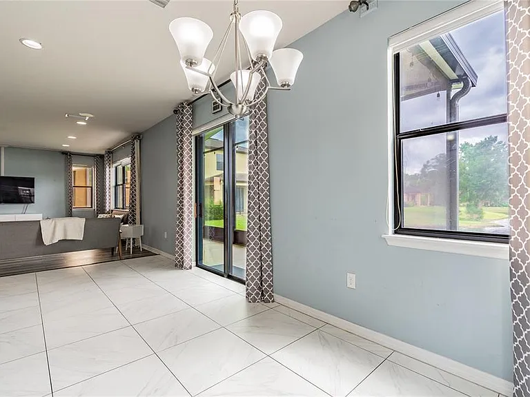 11027 Tahiti Isle Ln — Photo 49