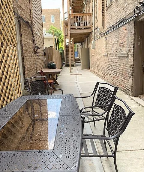 2453 W Walton St #3F — Photo 8