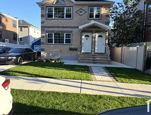 2808 Dewey Ave — Photo 2