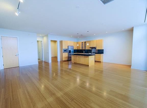3rd image of 555 5th St #523