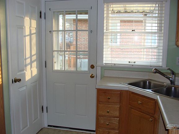 5th image of 90 Saint Madeleine Ln