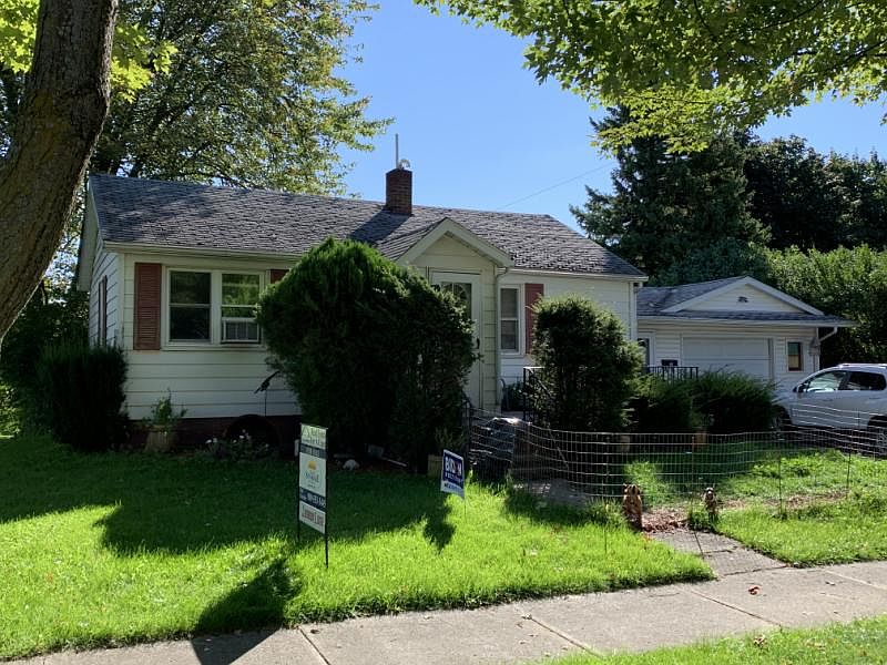 220 Silver St, Bad Axe, MI 48413 Zillow