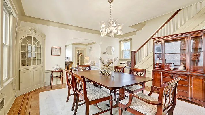 Sold by Remax Real Estate Professionals | media 16