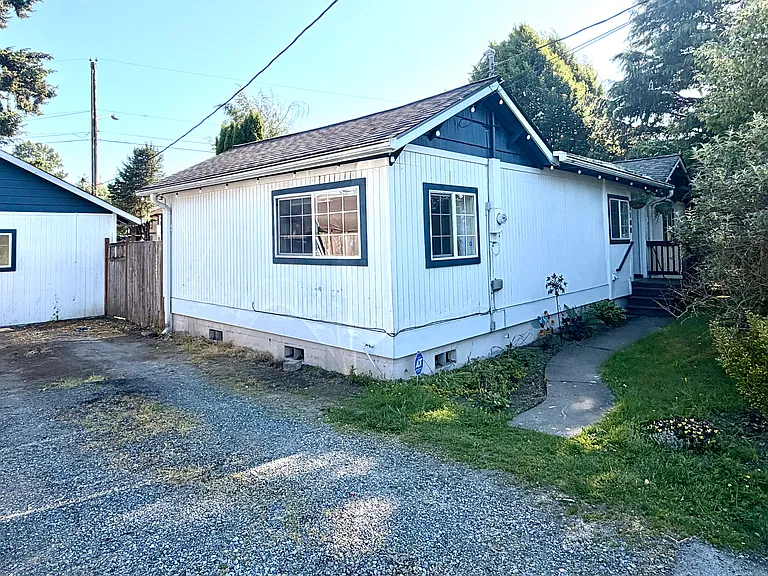 1108 Center Rd — Photo 17