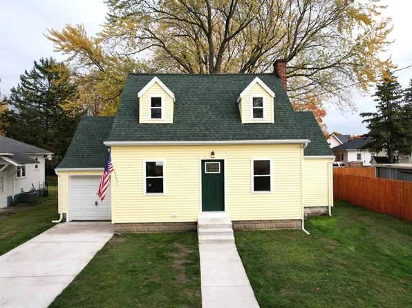 104 N Reinberg Ave, Scottville, MI 49454