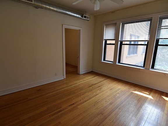 3rd image of 714 W Buckingham Pl APT 2E