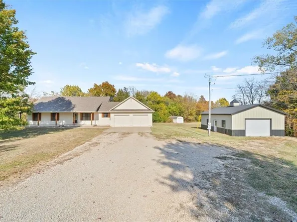 25112 S John Rd, Harrisonville, MO 64701