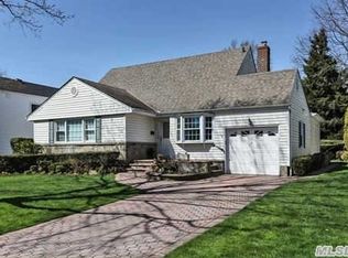 192 Kildare Rd, Garden City, NY 11530