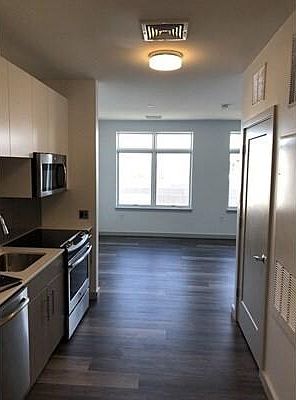 5th image of 180 Telford St #507