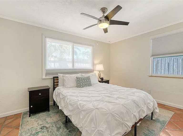 1127 S Osprey Ave — Photo 39