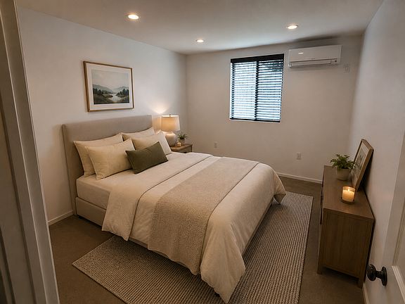 4th image of 19237 Linnet St #19237