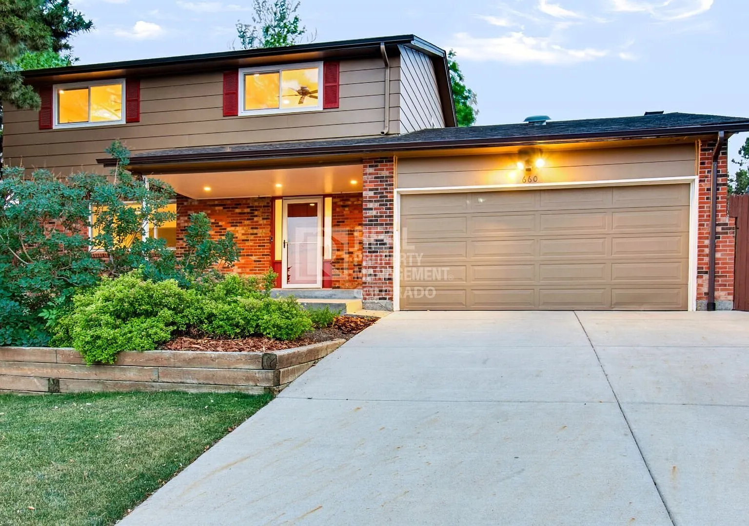 Spacious 5-Bedroom Home with Finished Basement & Large Yard — Photo 1