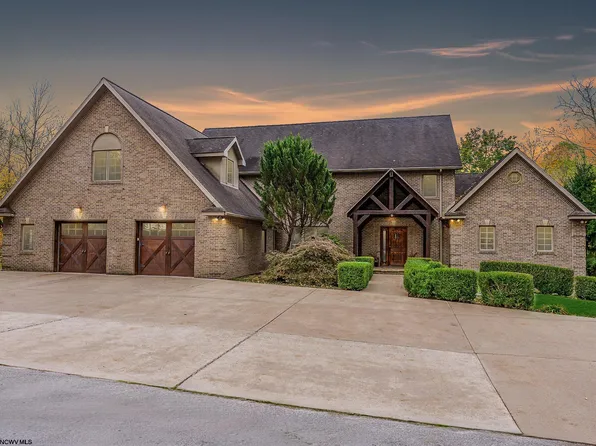 36 W Hills Dr, Fairmont, WV 26554