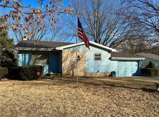 1813 Syrcle Dr, Danville, IL 61832