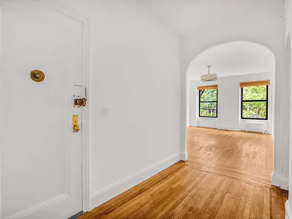 26 W 97th St APT 3A, New York, NY 10025