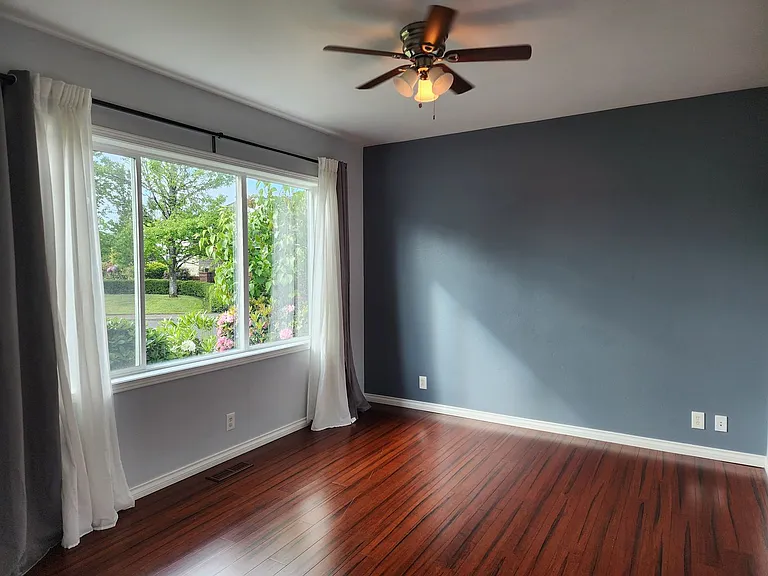 1592 Kingston Way — Photo 13