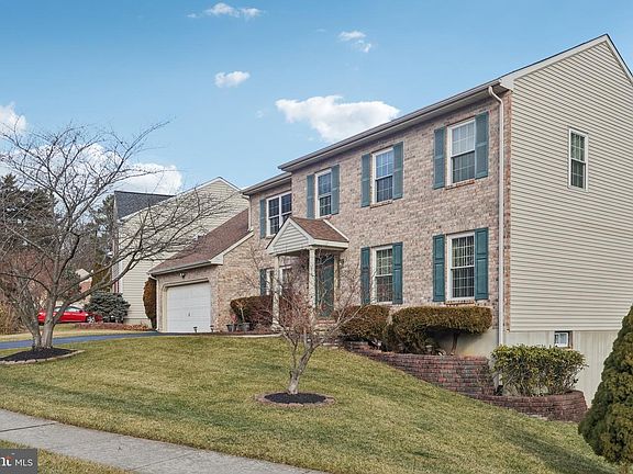 5th image of 920 Morningdale Dr
