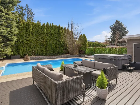 4337 Dunvegan Ct, Kelowna, BC V1W 2L6