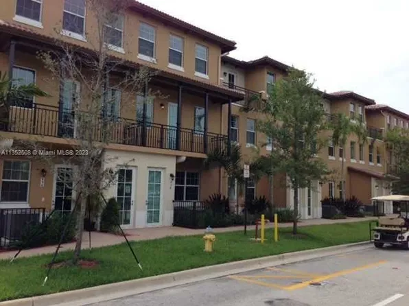 920 SW 147th Ave #2907, Pembroke Pines, FL 33027